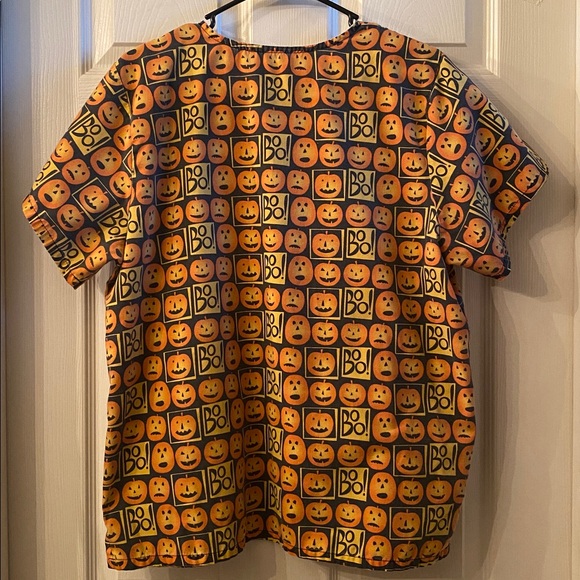 HALLOWEEN Themed UNISEX Scrub Tops - Picture 6 of 8
